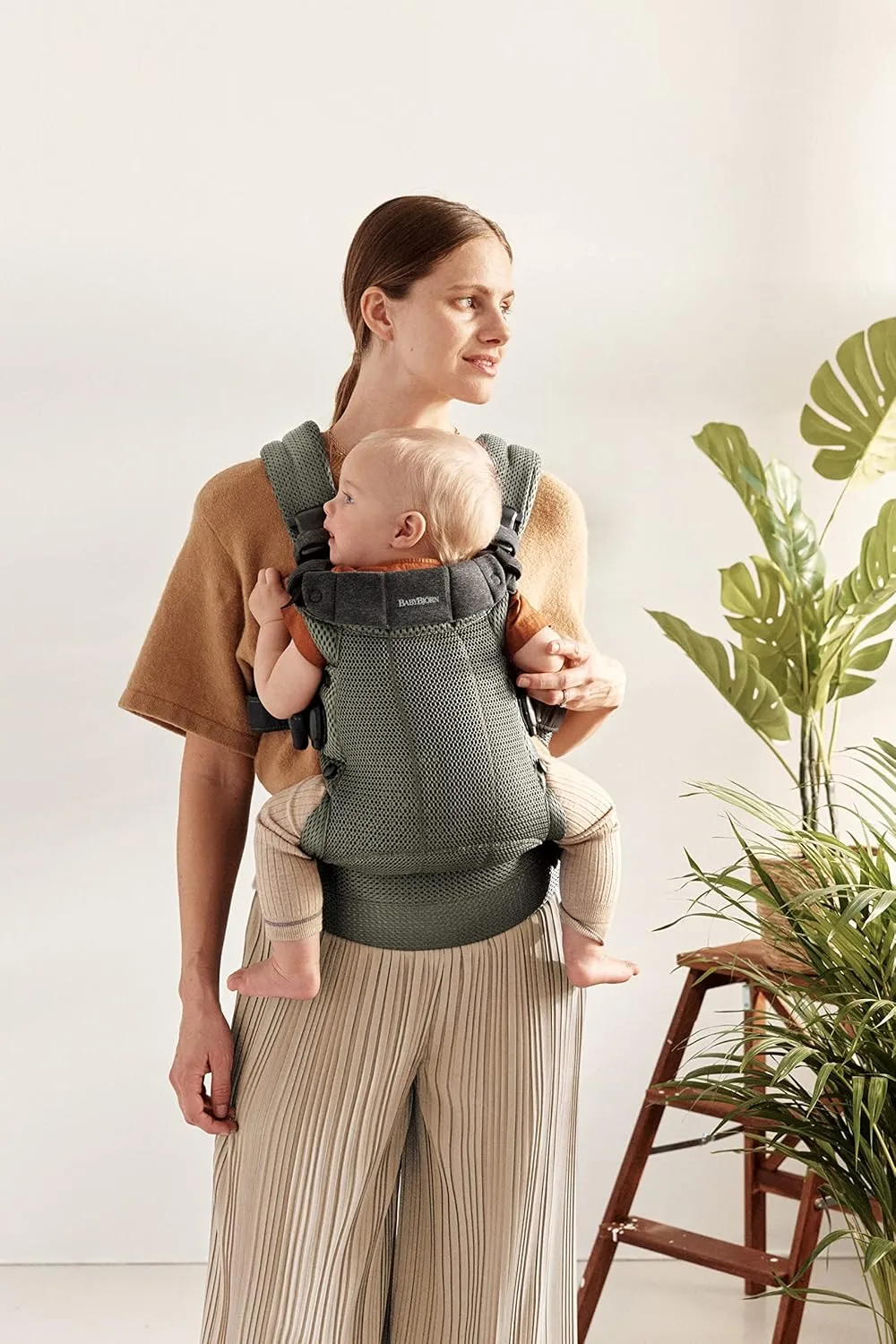BabyBjrn Baby Carrier Harmony, Dark Green, 3D Mesh | 3-in-1 Ergonomic Baby Carrier; Newborn, Facing-in, Outward-Facing, and Back Carrying Positions Supported (7-40 lbs), Newborn to Toddler