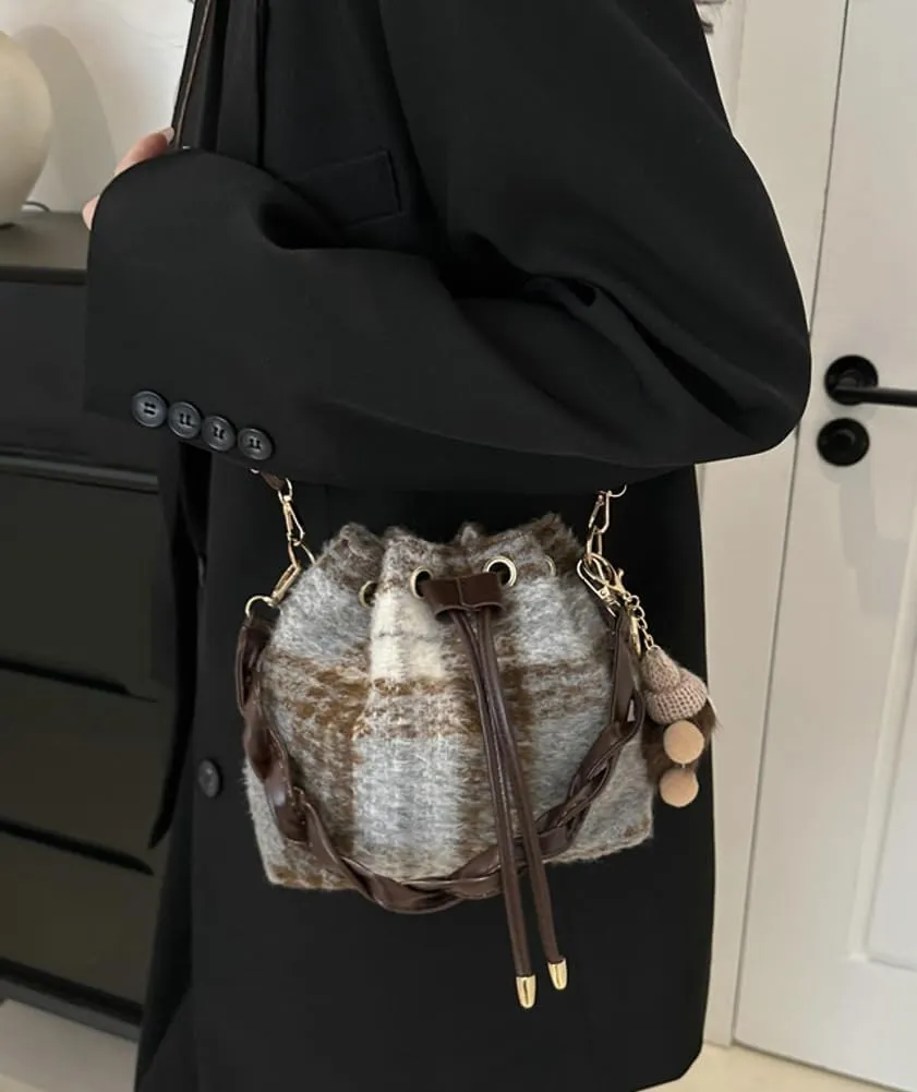 Cute Tweed Tote Bag Mini Sling Shoulder Bag Trendy Top Handle Purse Causal Bucket Purse Satchel Bag with Charming Pendent