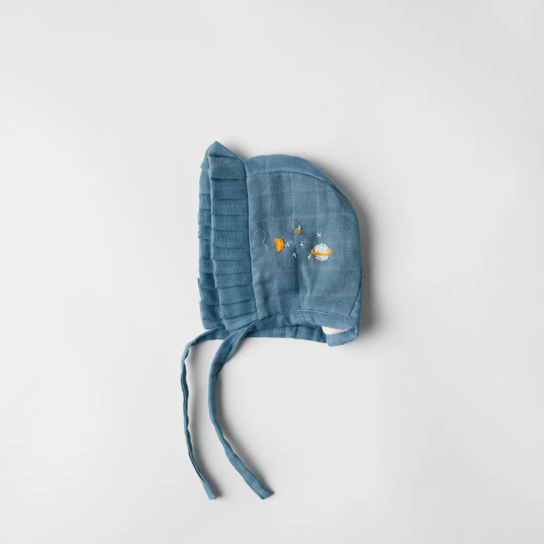 Muslin Newborn Bonnet Caps (Blue & White)